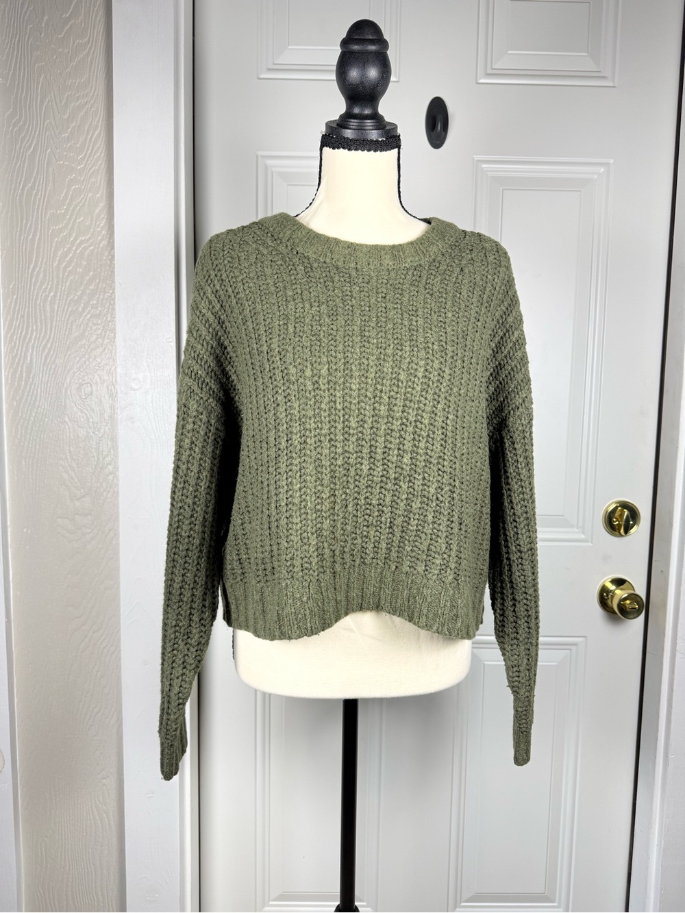 American Eagle Outfitters Olive Green Chunky Knit Crewneck Sweater